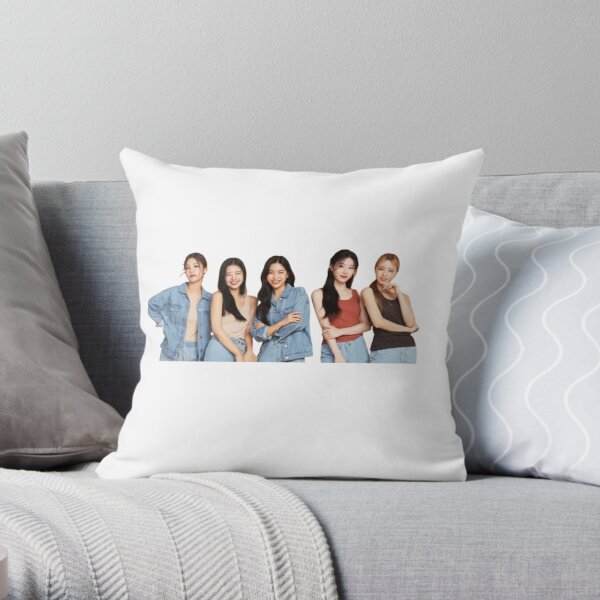 itzy Throw Pillow RB1201 product Offical itzy Merch