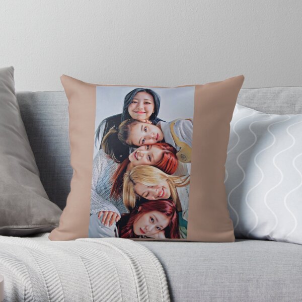 Itzy  Throw Pillow RB1201 product Offical itzy Merch