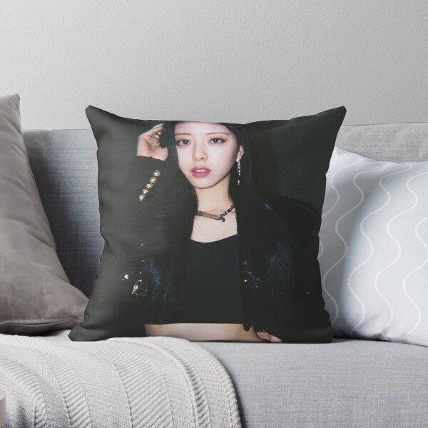 [Requested] Yuna (Itzy) Throw Pillow RB1201 product Offical itzy Merch