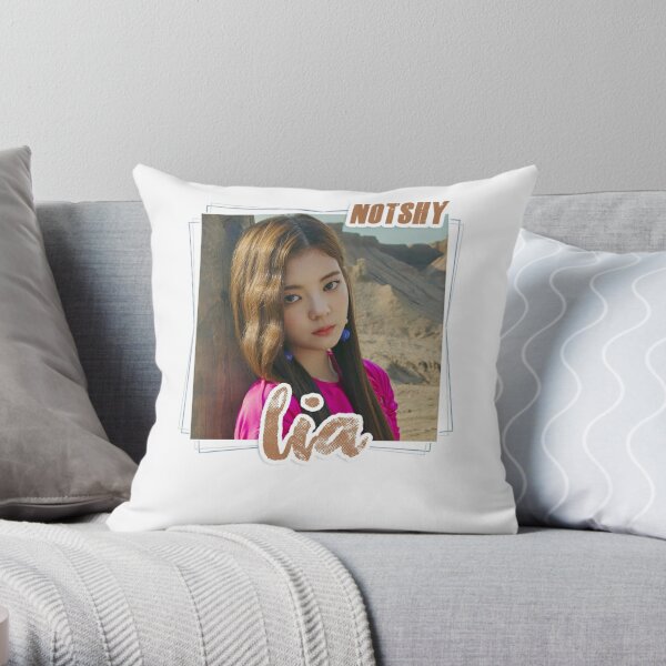 ITZY - Lia Throw Pillow RB1201 product Offical itzy Merch