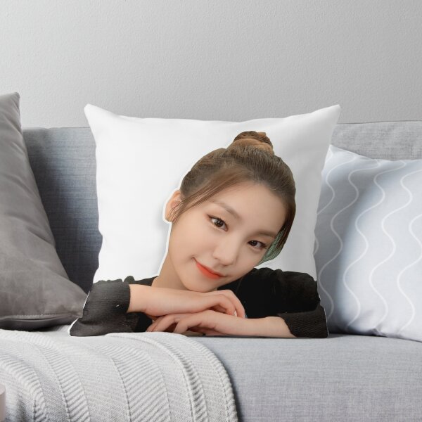 Itzy - Yeji Kpop Throw Pillow RB1201 product Offical itzy Merch